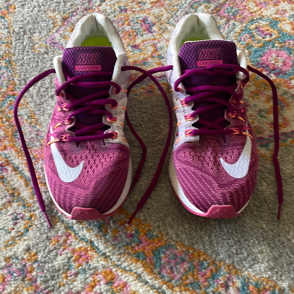 Nike Zoom Elite 8 Woman’s Size 8.5 Running Shoe